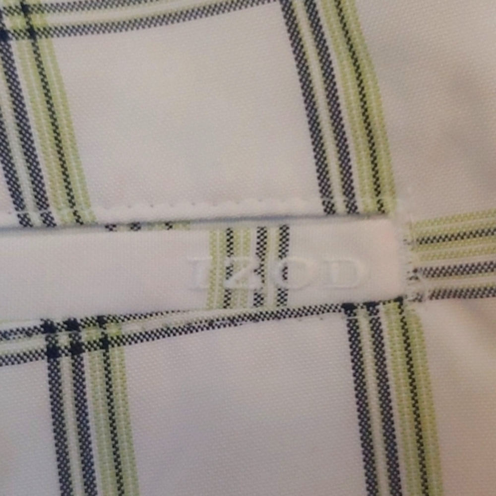 IZOD Men's Golf Shorts White/Green Plaid. Size 32 - Picture 5 of 10